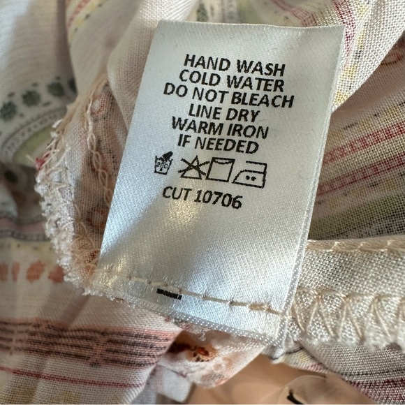 Evolutionary Printed Halter Top L - Picture 11 of 13